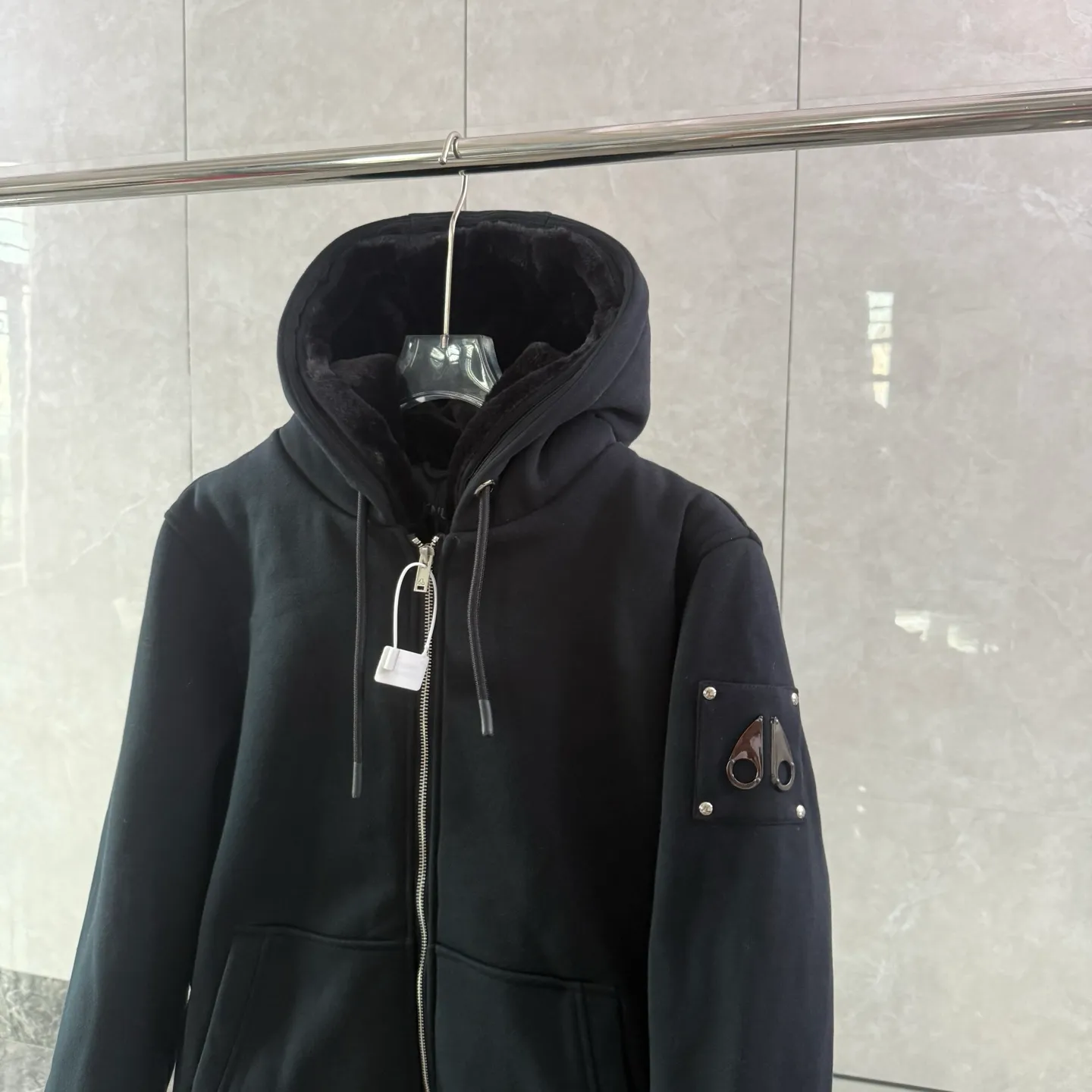 （ ） Moose Knuckles SS 23 、 ， ， ， 🍃 ， ， ， ☁️ ！ ♾️ ： ， Premium ， Authentic ！ Size：S-XXL 👉 👉